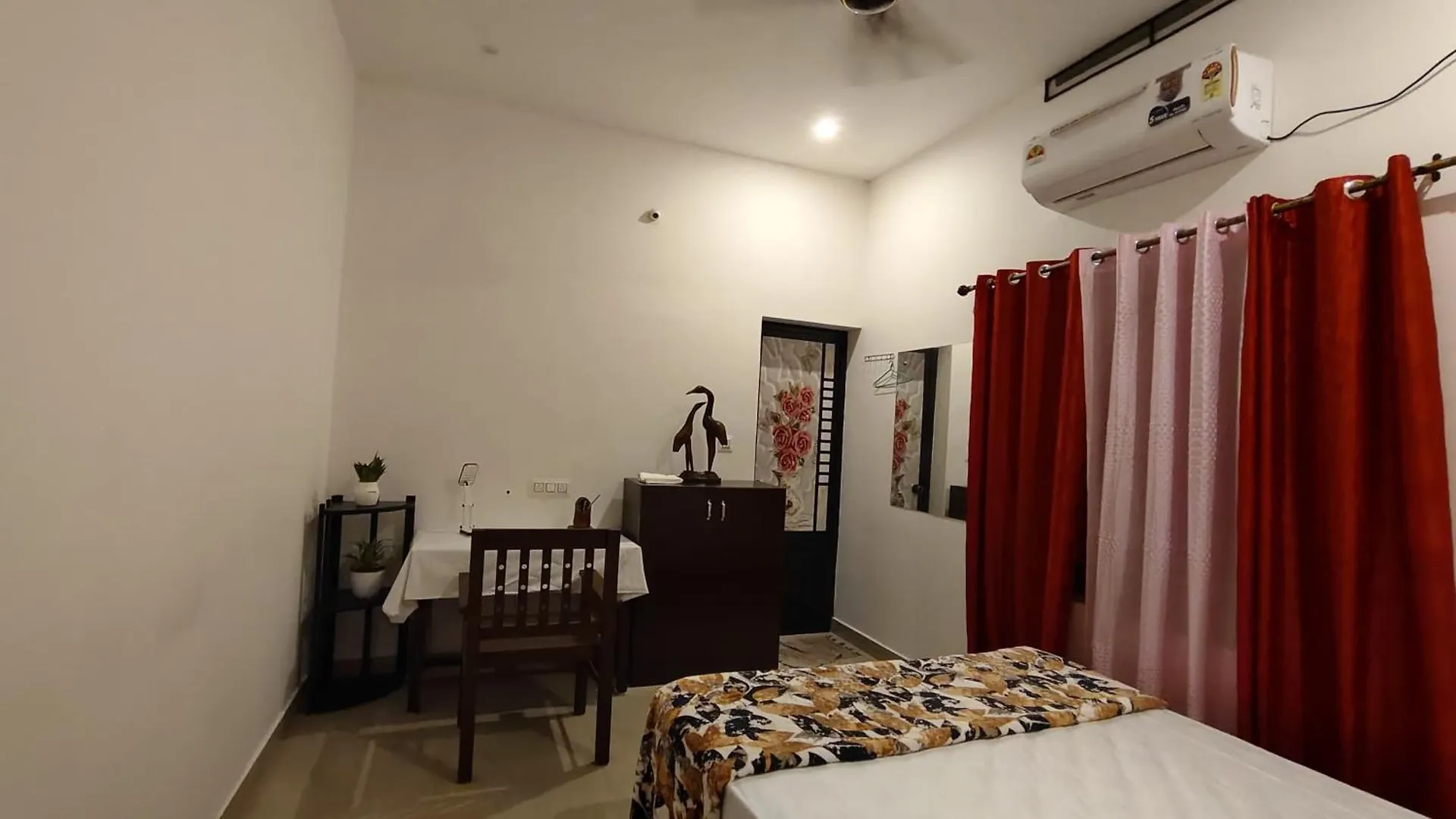 Mundro Arcadia- Petharayil Homestay Mundrothuruth