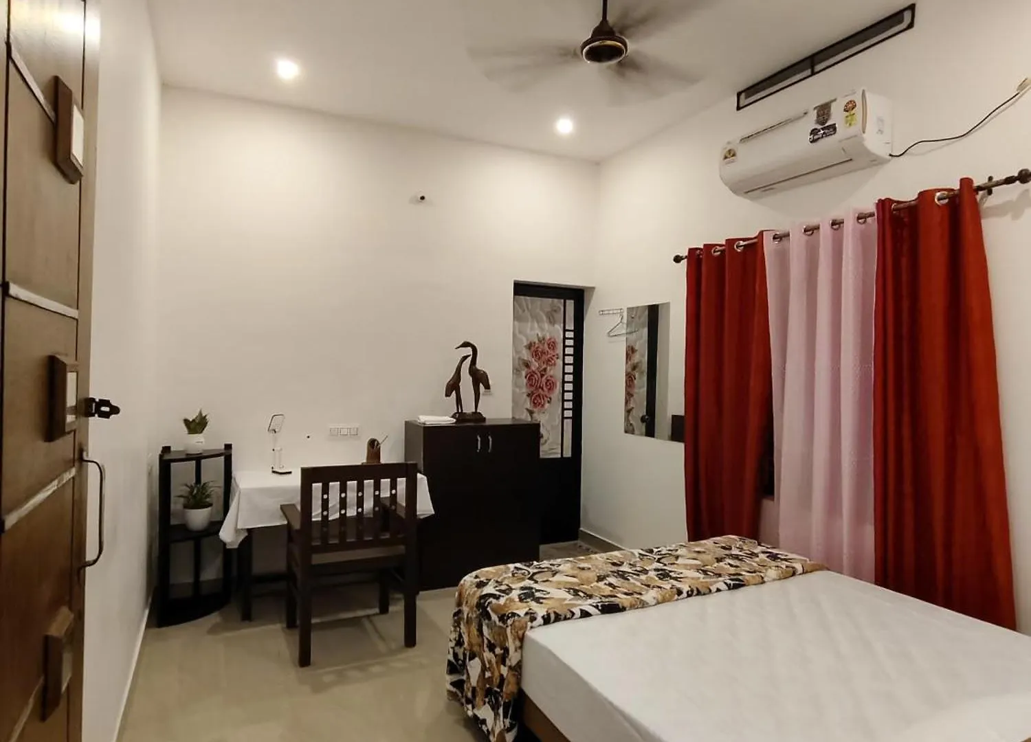 Mundro Arcadia- Petharayil Homestay Mundrothuruth